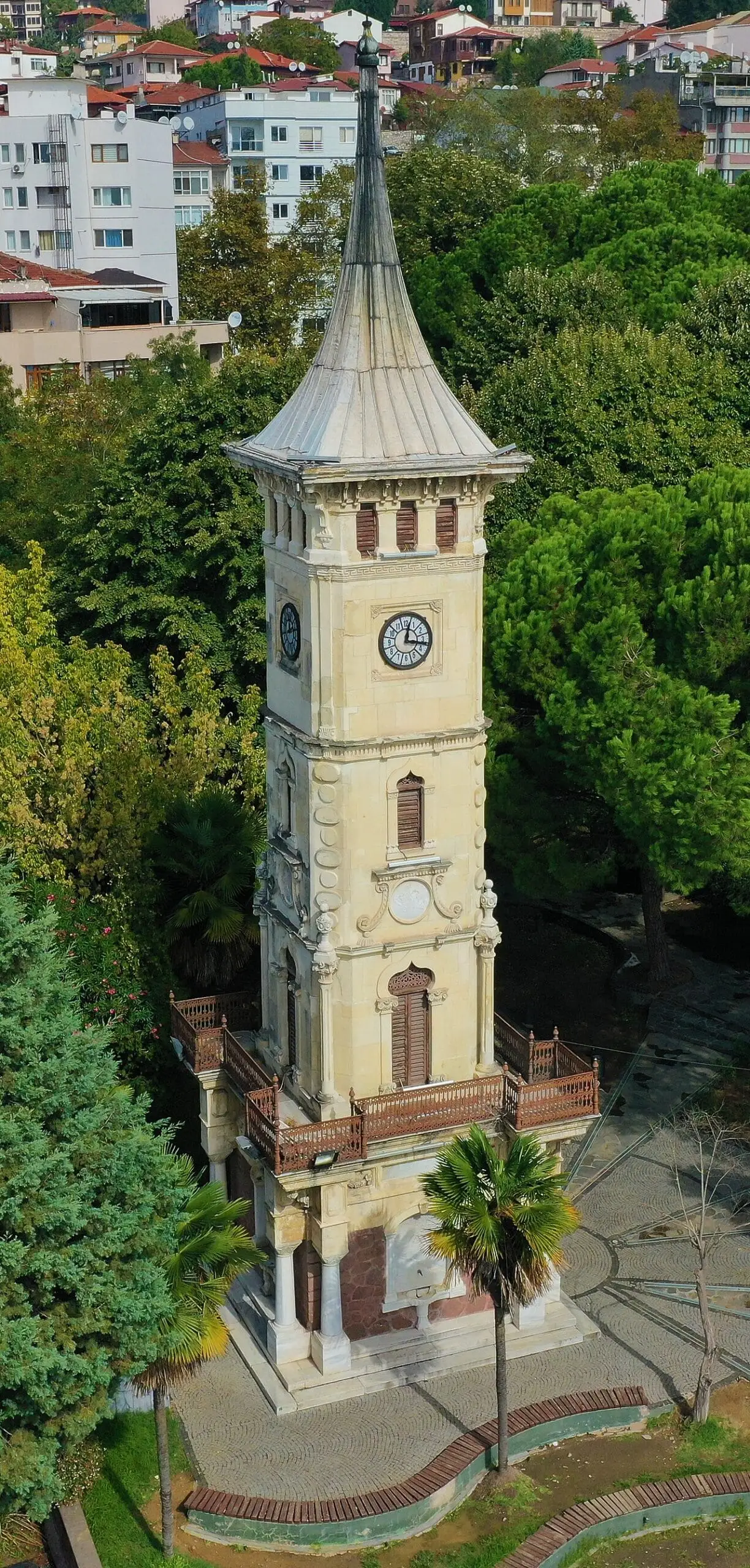 Часовая башня Измита (İzmit Saat Kulesi)