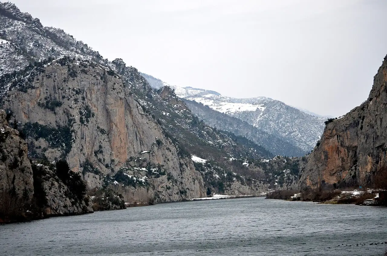 Derbent Dam - Derbent