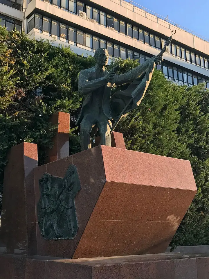 Памятник «Первой пуле» в Дёртйоле