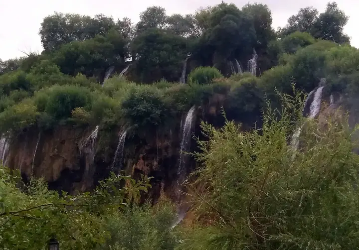 Girlevik Waterfall - Merkez