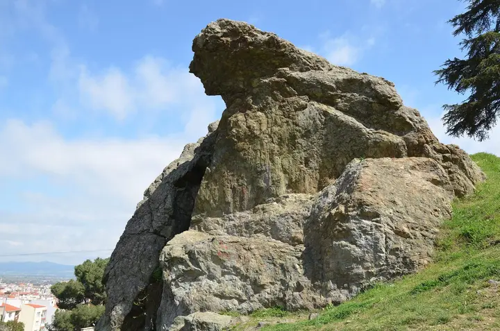 Niobe Rock (Weeping Rock) - Şehzadeler