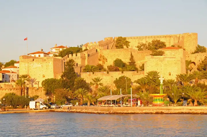 Çeşme Castle - Çeşme