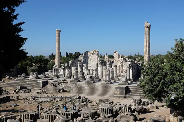 Храм Аполлона в Дидимах (Didyma Apollon Tapınağı)