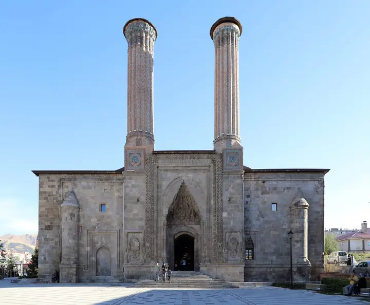 Çifte Minareli Medrese