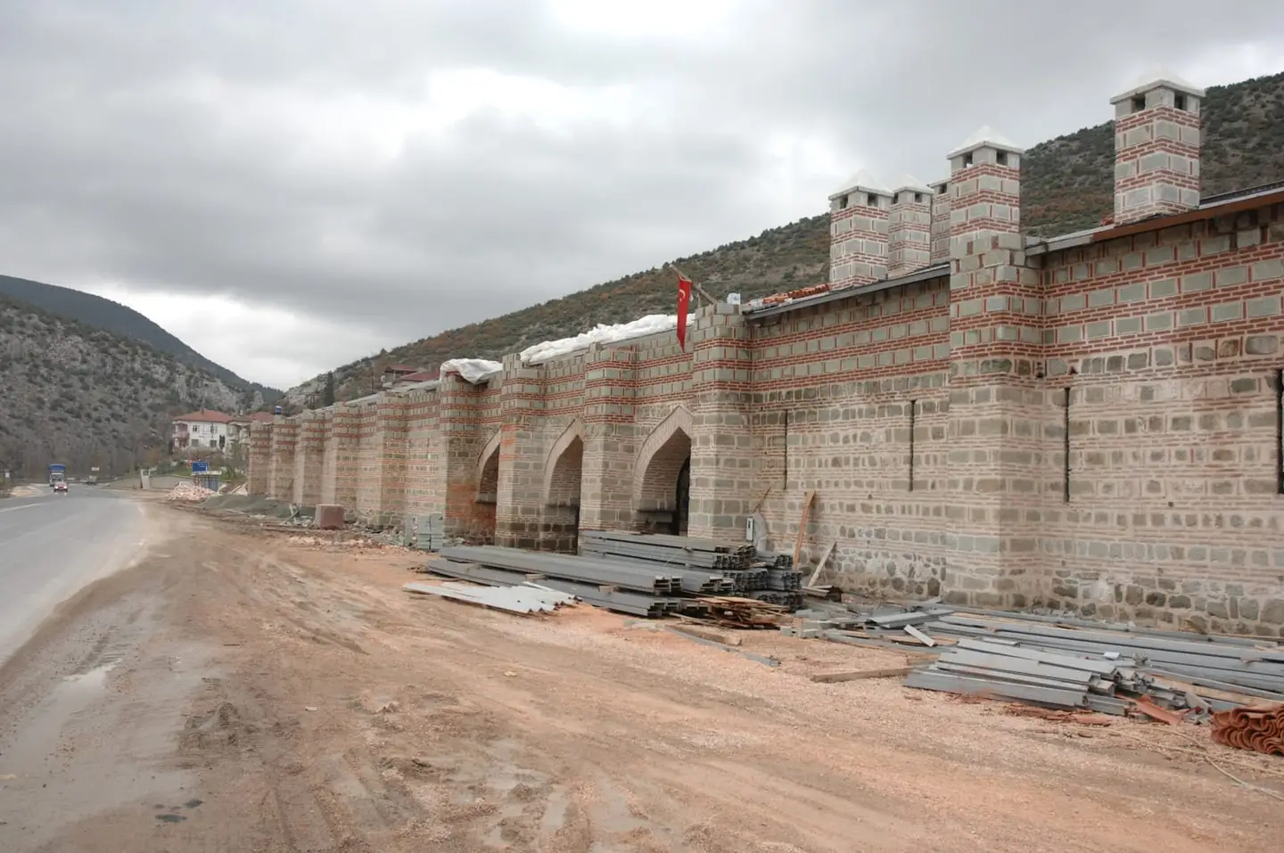 Köprülü Caravanserai - Osmaneli