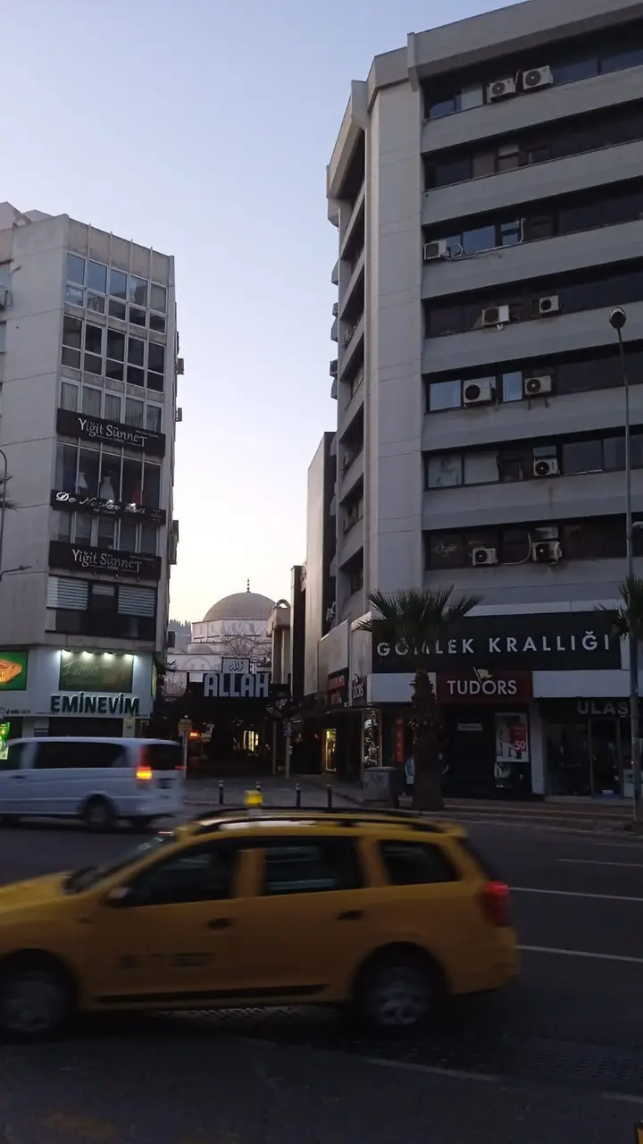 Kemeraltı Bazaar - Konak