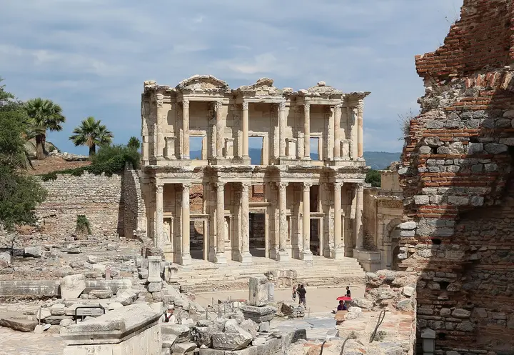 Efes Celsus Kütüphanesi
