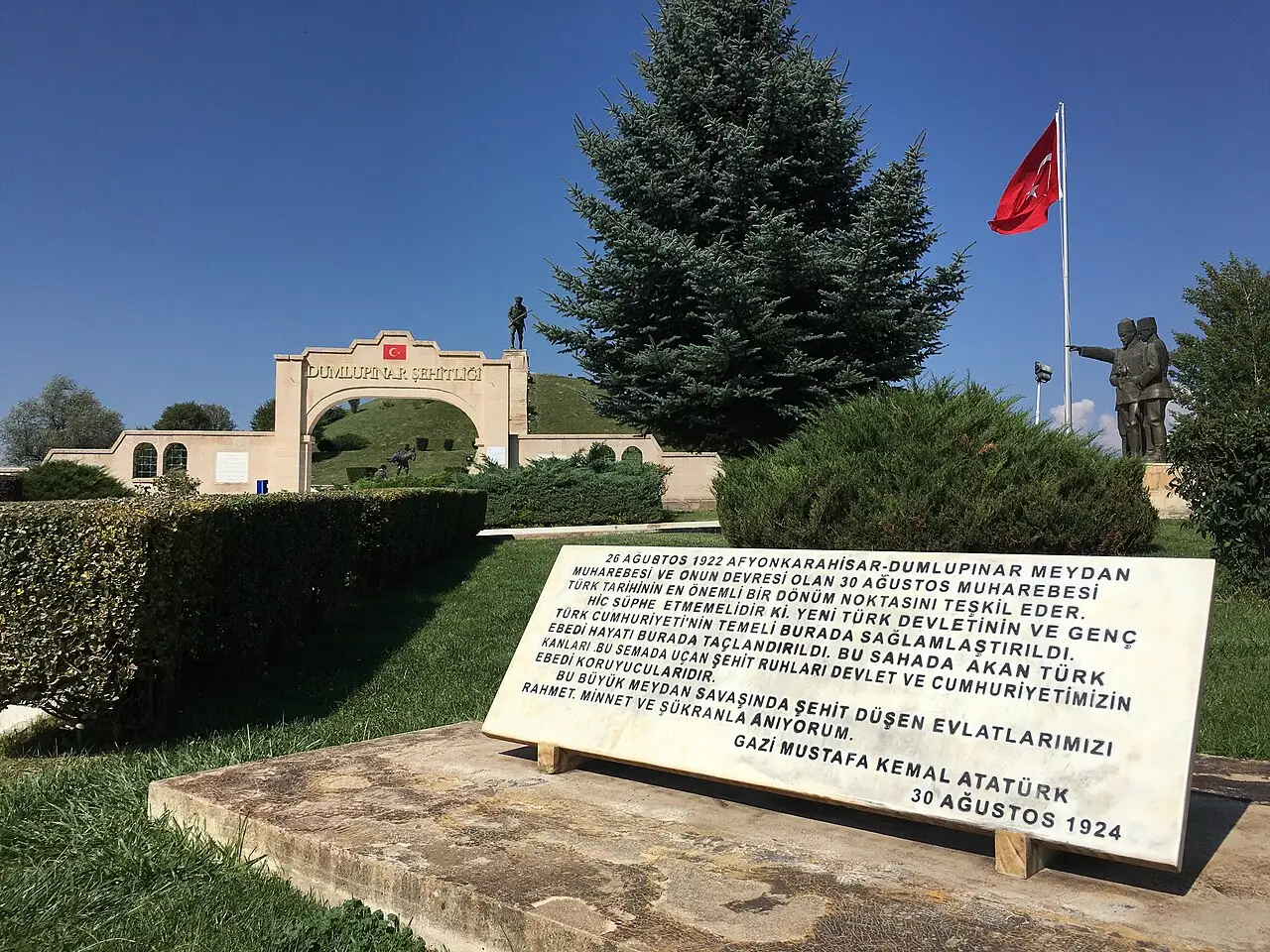 Dumlupınar Martyrs' Cemetery - Dumlupınar