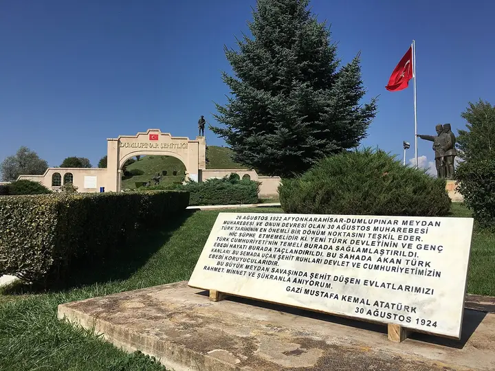 Dumlupınar Martyrs' Cemetery - Dumlupınar