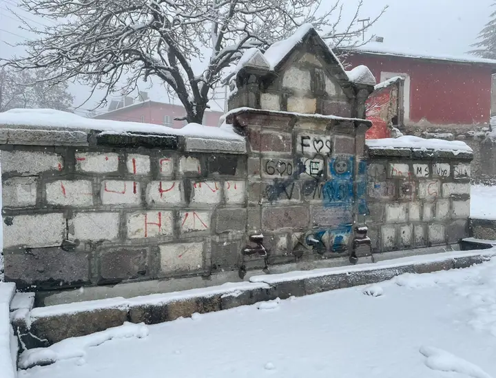Фонтан Визир-пынар — Элмадаг