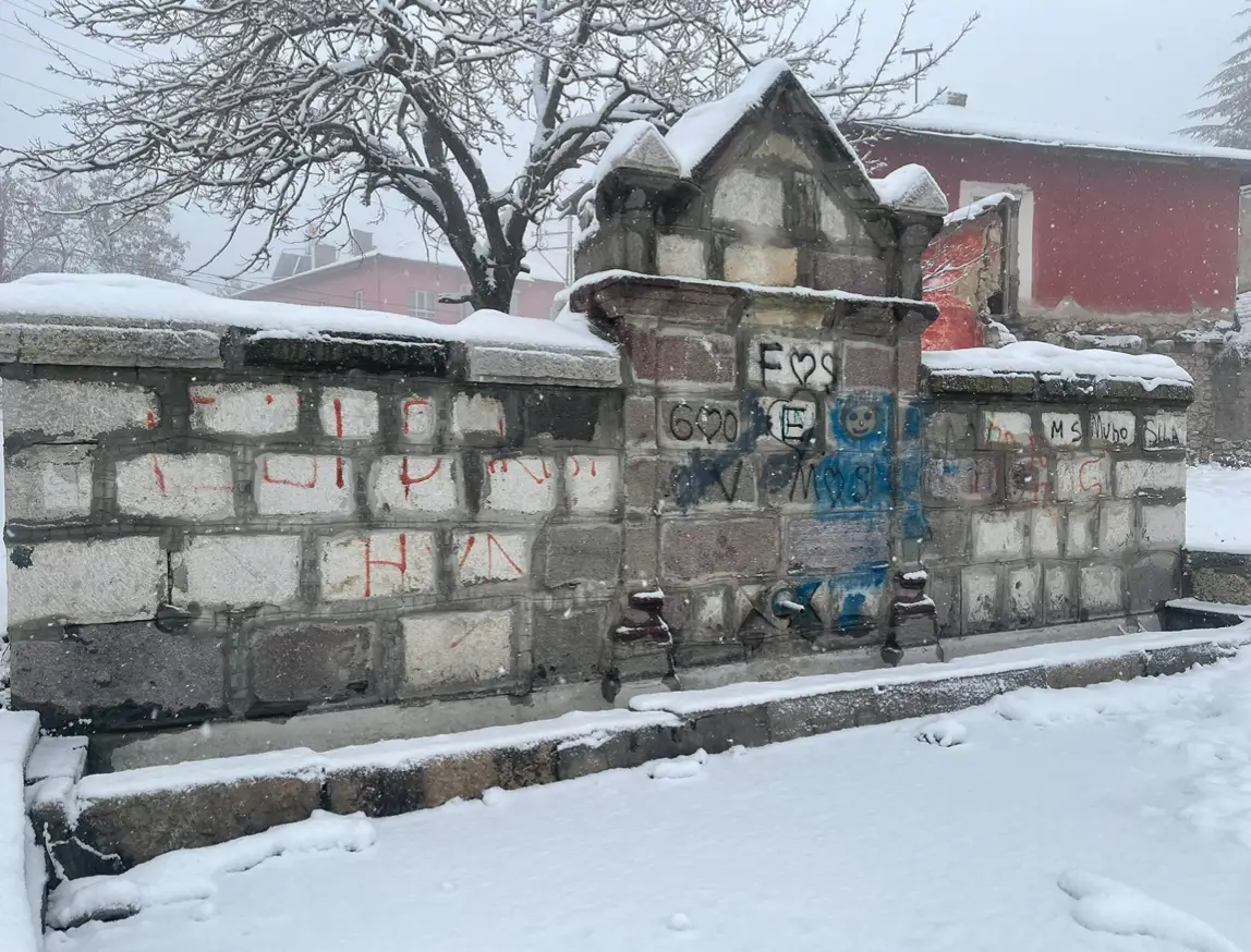 Фонтан Визир-пынар — Элмадаг