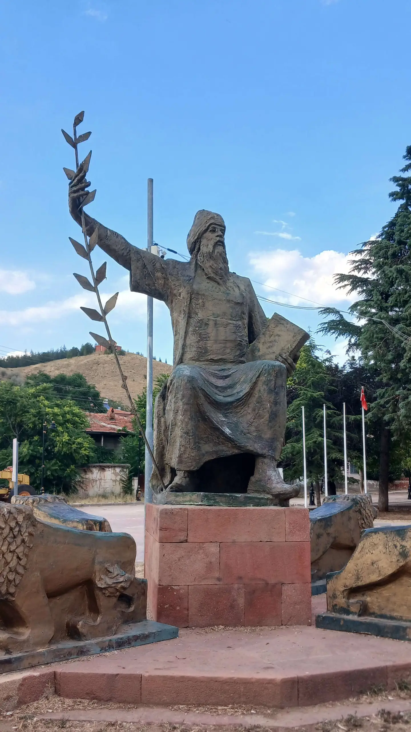 The statue of Hasan Dede at Hasandede