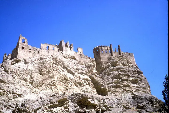 Hoşap Castle