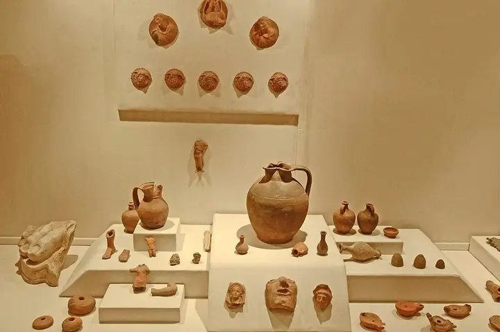 Витрина музея Конуральп