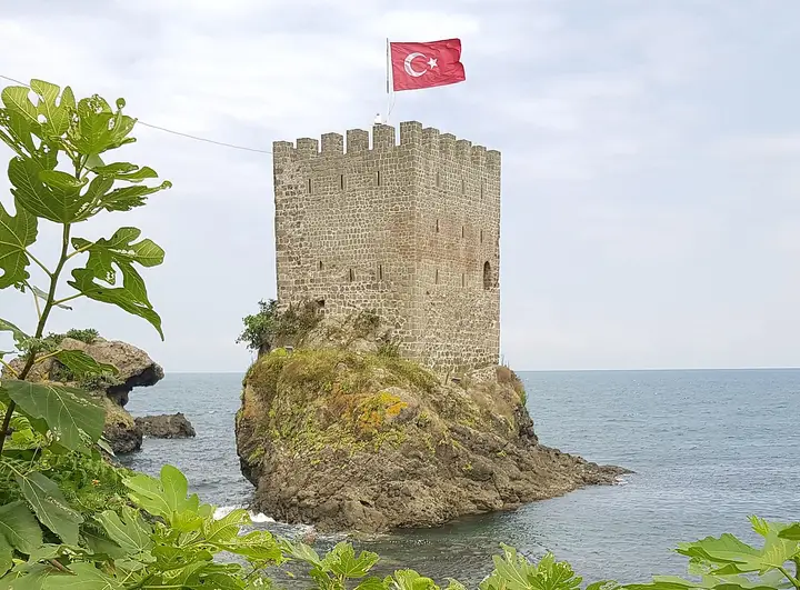 Kız Castle - Pazar