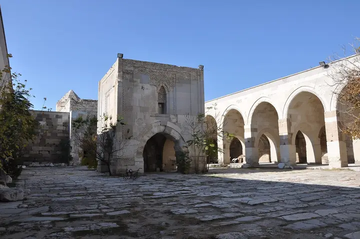 Courtyard and kiosk masjid of Sultan Han Caravanserai