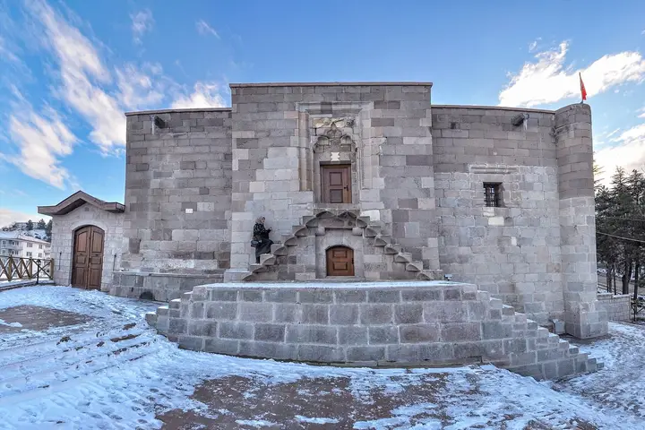 Taş Mescit in the snow
