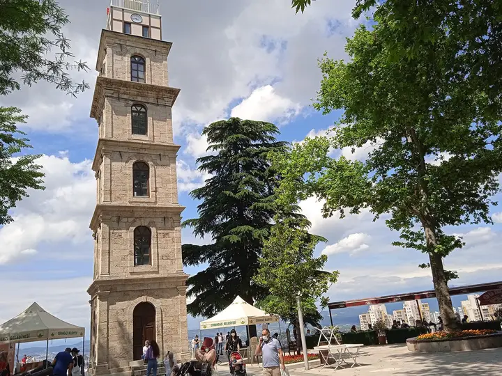 Часовая башня Топхане (Tophane Saat Kulesi)